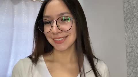 Snapshot of monacutee chatting on 10/12/25, 08:24 Mona online show from 10/12/25, 08:24