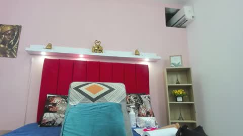 Snapshot of monalinda220 chatting on 10/12/25, 02:16 paola online show from 10/12/25, 02:16