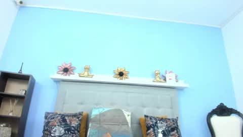 Snapshot of monalinda220 chatting on 10/28/25, 02:31 paola online show from 10/28/25, 02:31