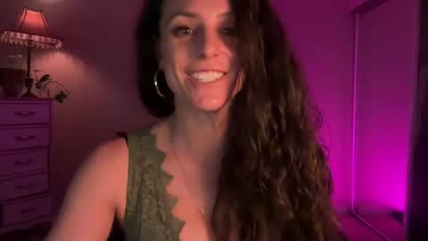 Snapshot of monalisa169 chatting on 02/17/25, 08:04 Mona online show from 02/17/25, 08:04