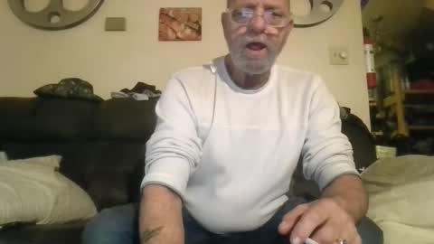 Snapshot of mondaymonday chatting on 12/15/24, 11:12 mondaymonday online show from 12/15/24, 11:12
