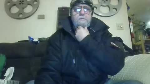 Snapshot of mondaymonday chatting on 02/04/25, 02:43 mondaymonday online show from 02/04/25, 02:43