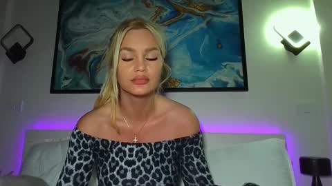 Monica online show from 02/05/25, 03:45