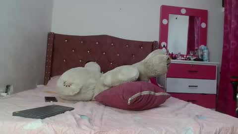 Monica online show from 09/20/25, 03:29