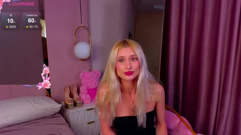 Snapshot of monica_len chatting on 09/13/25, 06:57 Monica online show from 09/13/25, 06:57