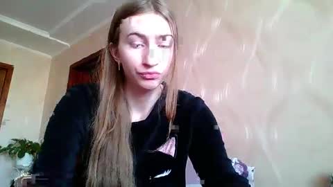 Snapshot of monica_tamayo chatting on 02/17/25, 09:13 Monica online show from 02/17/25, 09:13