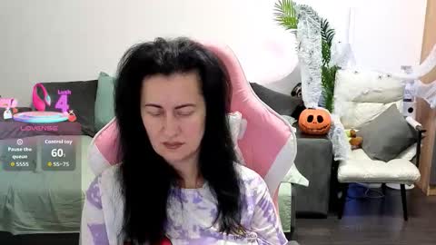 Monica online show from 10/21/25, 09:43