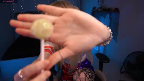  Monica  online show from 10/25/25, 05:59