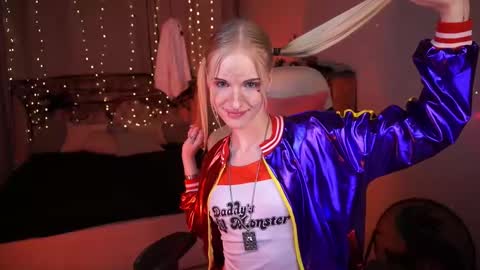  Monica  online show from 10/28/25, 06:28