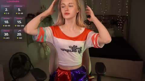  Monica  online show from 11/02/25, 05:32