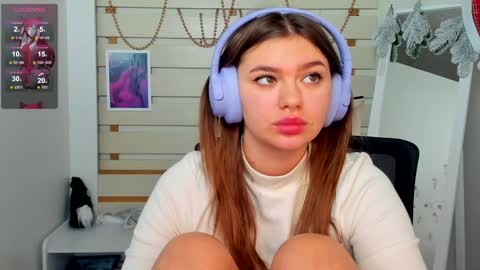 Monika online show from 12/21/24, 11:22