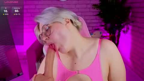 Monica online show from 11/14/25, 09:19