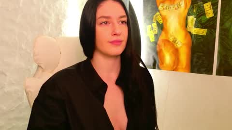 Snapshot of monique_a chatting on 09/22/25, 04:36 Ask me online show from 09/22/25, 04:36