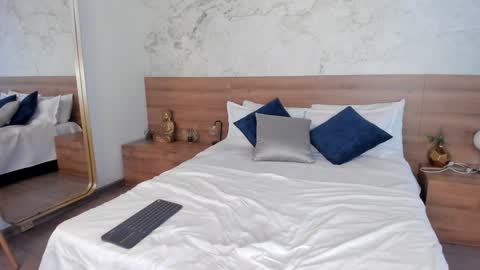 Monique  online show from 02/04/25, 08:17