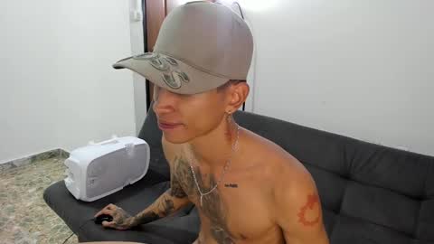 monkeyd_66 online show from 01/12/25, 02:41