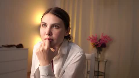 Snapshot of monniewisener chatting on 11/12/25, 02:06 Jenny online show from 11/12/25, 02:06