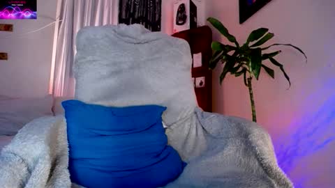 Snapshot of monnojones chatting on 10/29/25, 02:36 monnojones online show from 10/29/25, 02:36