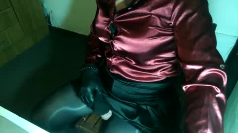 Snapshot of montero81 chatting on 09/10/25, 10:10 Sabrina online show from 09/10/25, 10:10