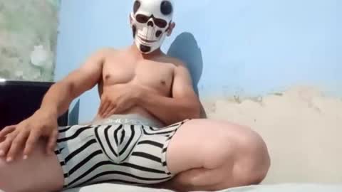 montoyar878 online show from 11/24/25, 02:33