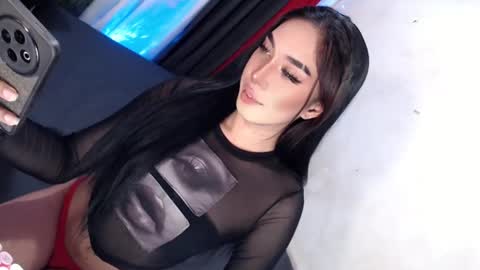 Snapshot of montrous_princessx chatting on 01/12/25, 08:14 Princess take me to private or password show online show from 01/12/25, 08:14