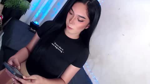 Snapshot of montrous_princessx chatting on 01/25/25, 09:47 Princess take me to private or password show online show from 01/25/25, 09:47