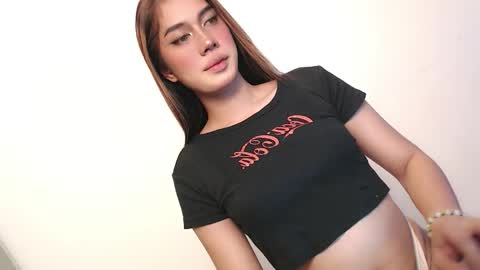 Snapshot of montrous_princessx chatting on 10/24/25, 09:11 Princess take me to private or password show online show from 10/24/25, 09:11