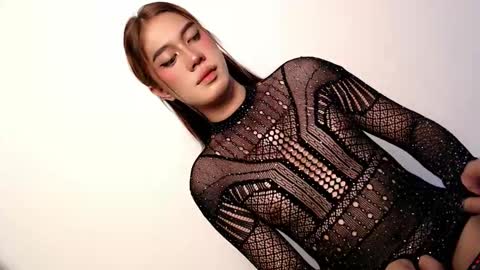 Snapshot of montrous_princessx chatting on 10/25/25, 11:21 Princess take me to private or password show online show from 10/25/25, 11:21