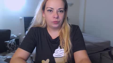 Monse online show from 09/26/25, 08:24