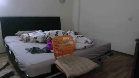 Monse online show from 10/01/25, 06:36