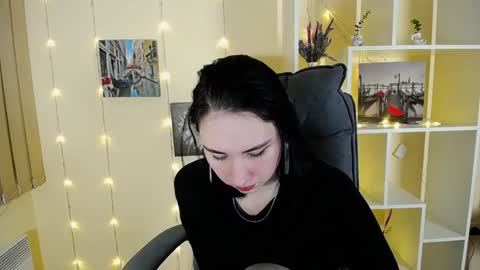 Snapshot of moon_foxy_ chatting on 01/29/25, 03:47 Diana online show from 01/29/25, 03:47