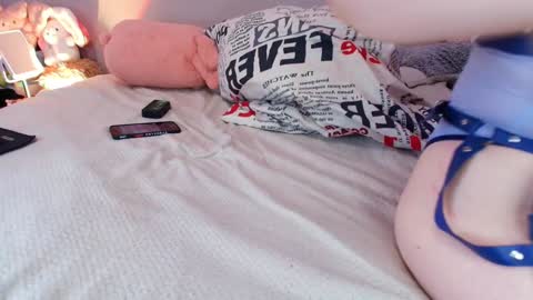 Snapshot of moon_rabbitt chatting on 01/15/25, 12:15 Alice online show from 01/15/25, 12:15