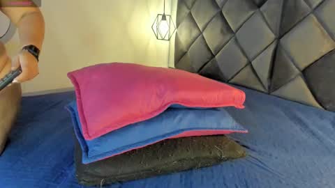 Luna  online show from 11/06/25, 11:22