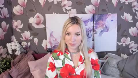 Emma online show from 11/25/25, 11:32