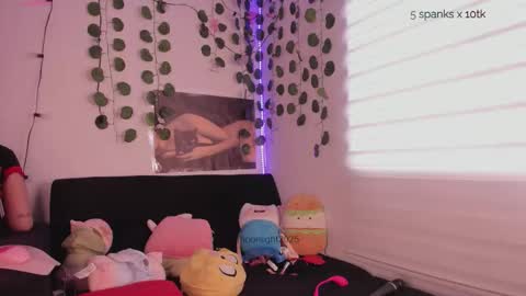 moonliight__ online show from 10/01/25, 09:10