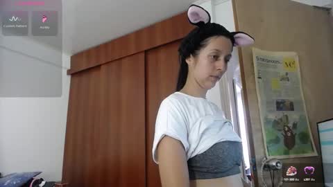 Snapshot of moonlunita chatting on 10/02/25, 04:36 moonlunita online show from 10/02/25, 04:36