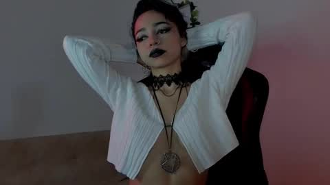 Snapshot of moonmadison chatting on 09/19/25, 05:09 Madison online show from 09/19/25, 05:09