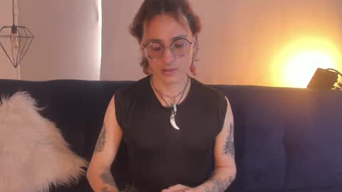 Moon online show from 09/30/25, 09:42