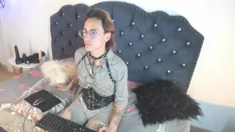 Moon online show from 10/02/25, 07:54