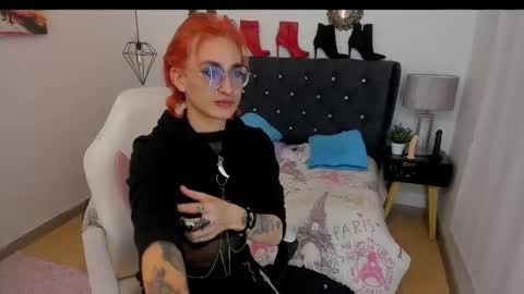 Moon online show from 10/16/25, 07:59