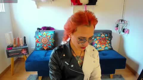 Moon online show from 10/31/25, 08:54