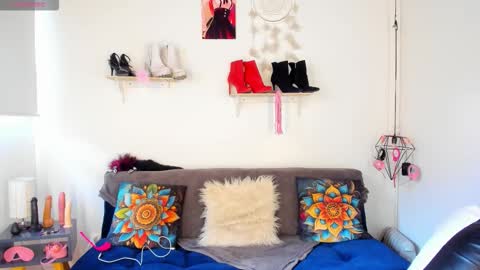 Moon online show from 11/02/25, 08:00