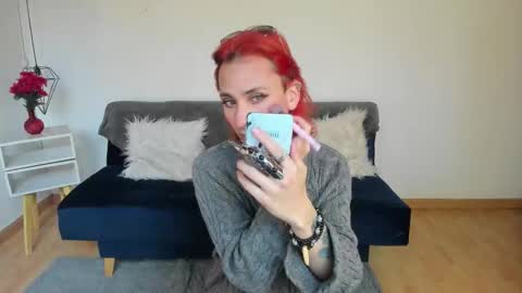 Moon online show from 11/13/25, 08:52