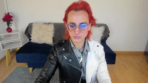 Moon online show from 11/15/25, 09:32