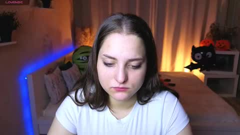 Snapshot of moonscribe chatting on 10/20/25, 03:40 Lina online show from 10/20/25, 03:40