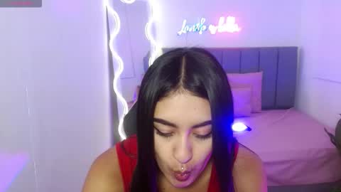 Snapshot of moonshine_tay chatting on 09/20/25, 11:55 Moon online show from 09/20/25, 11:55