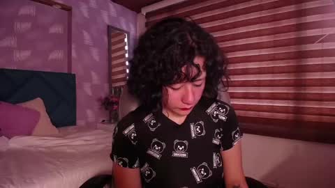 Snapshot of moony_14 chatting on 02/20/25, 08:47 Michelle online show from 02/20/25, 08:47