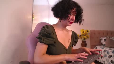 Snapshot of moony_14 chatting on 02/28/25, 12:54 Michelle online show from 02/28/25, 12:54