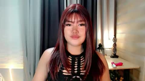 Snapshot of morenaaries12 chatting on 09/14/25, 10:47 MIA online show from 09/14/25, 10:47