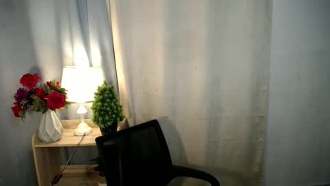 Snapshot of morenagirlxx chatting on 11/11/25, 05:51 morenagirlxx online show from 11/11/25, 05:51