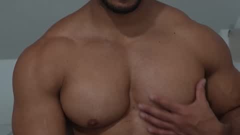 moreno1muscular online show from 11/17/25, 10:59